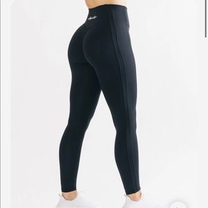 Alphalete pulse kinetic leggings size medium
